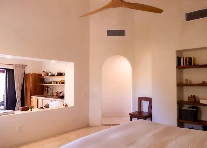 Chic Oceanfront Escape Near Surf San José del Cabo