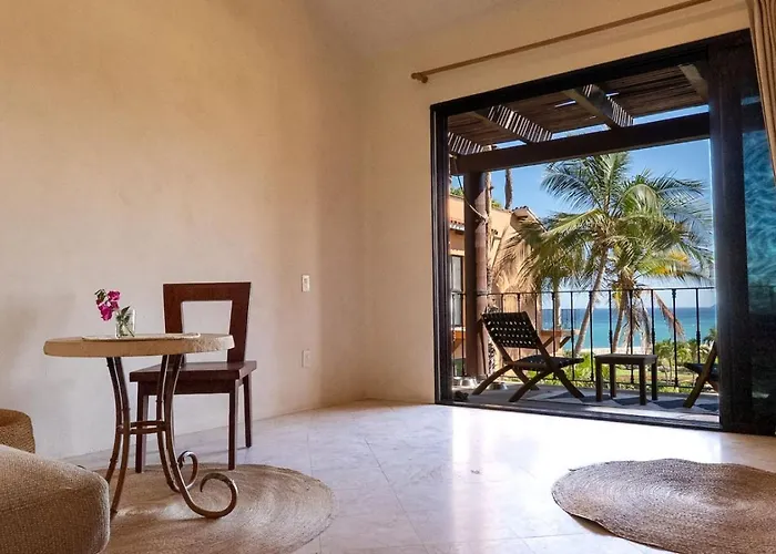 Chic Oceanfront Escape Near Surf Apartamento *