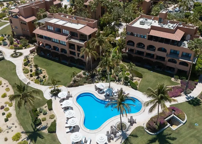 Chic Oceanfront Escape Near Surf Apartamento